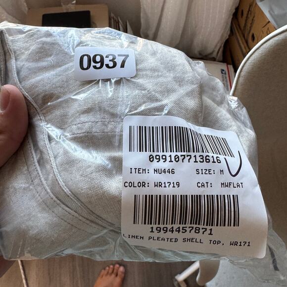 Madewell Linen Pleated Shell Top WMNS M Creamy Gray Wide Swing Hem Keyhole Back - Picture 8 of 8